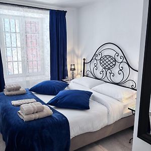 Private Bathroom King Room